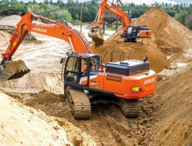 Pelle à pneus vs pelle à chenilles : quelle solution Hitachi pour vos chantiers ?